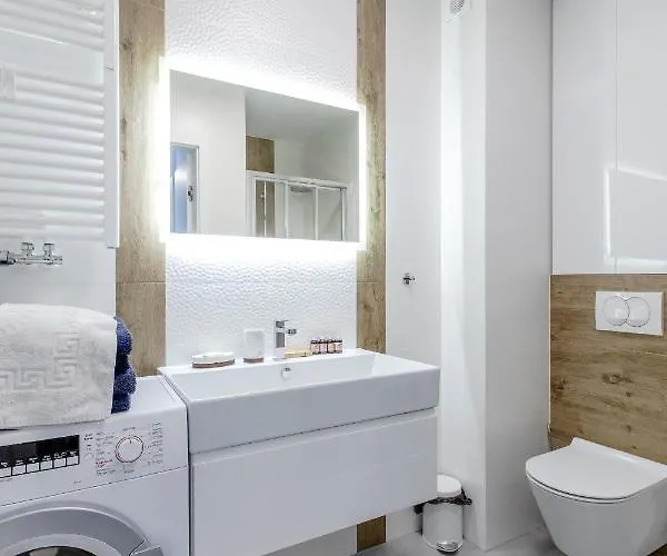 Klifowa 86 アパート レバル